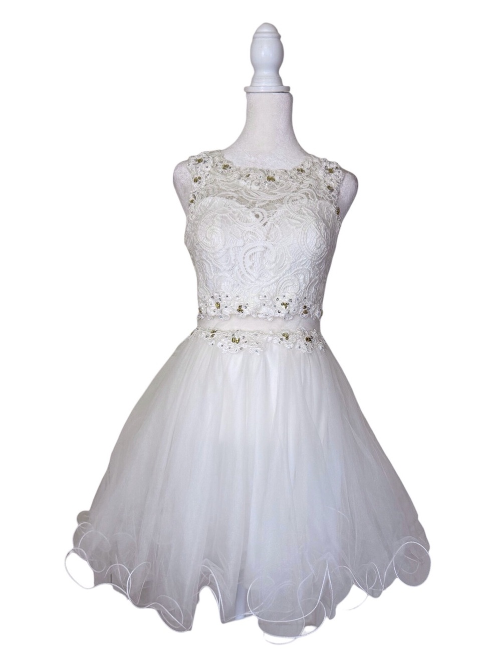 Dancing Queen Ivory Lace Embellished ruffled tulle dance Dress women’s sz 6